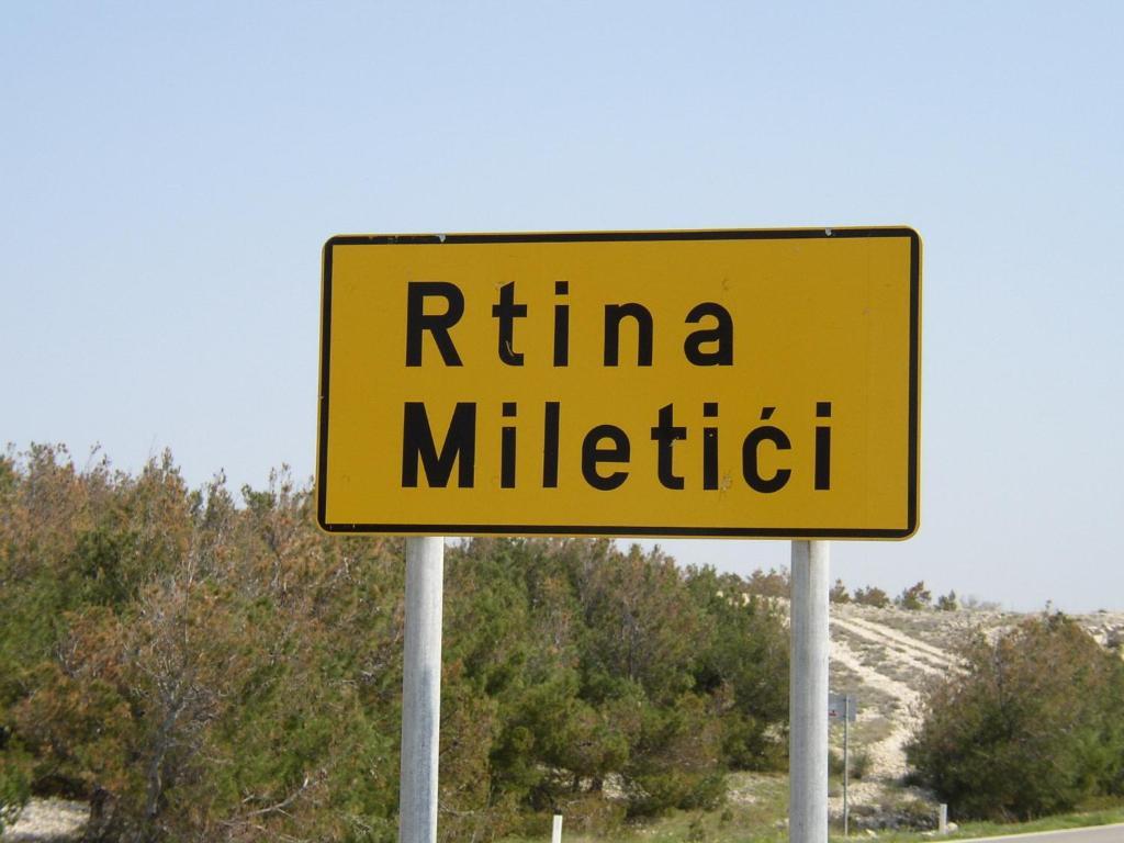 Hotel Vila 4M Ražanac Eksteriør billede